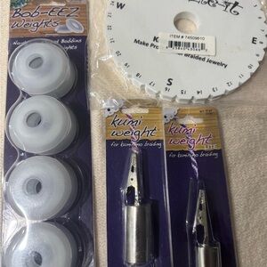 1 Kumi Weight Lite  & 1 Kumi Wgt  Braiding. 4 Bob-EEZ wgts and 1 Kumihimo Disk .